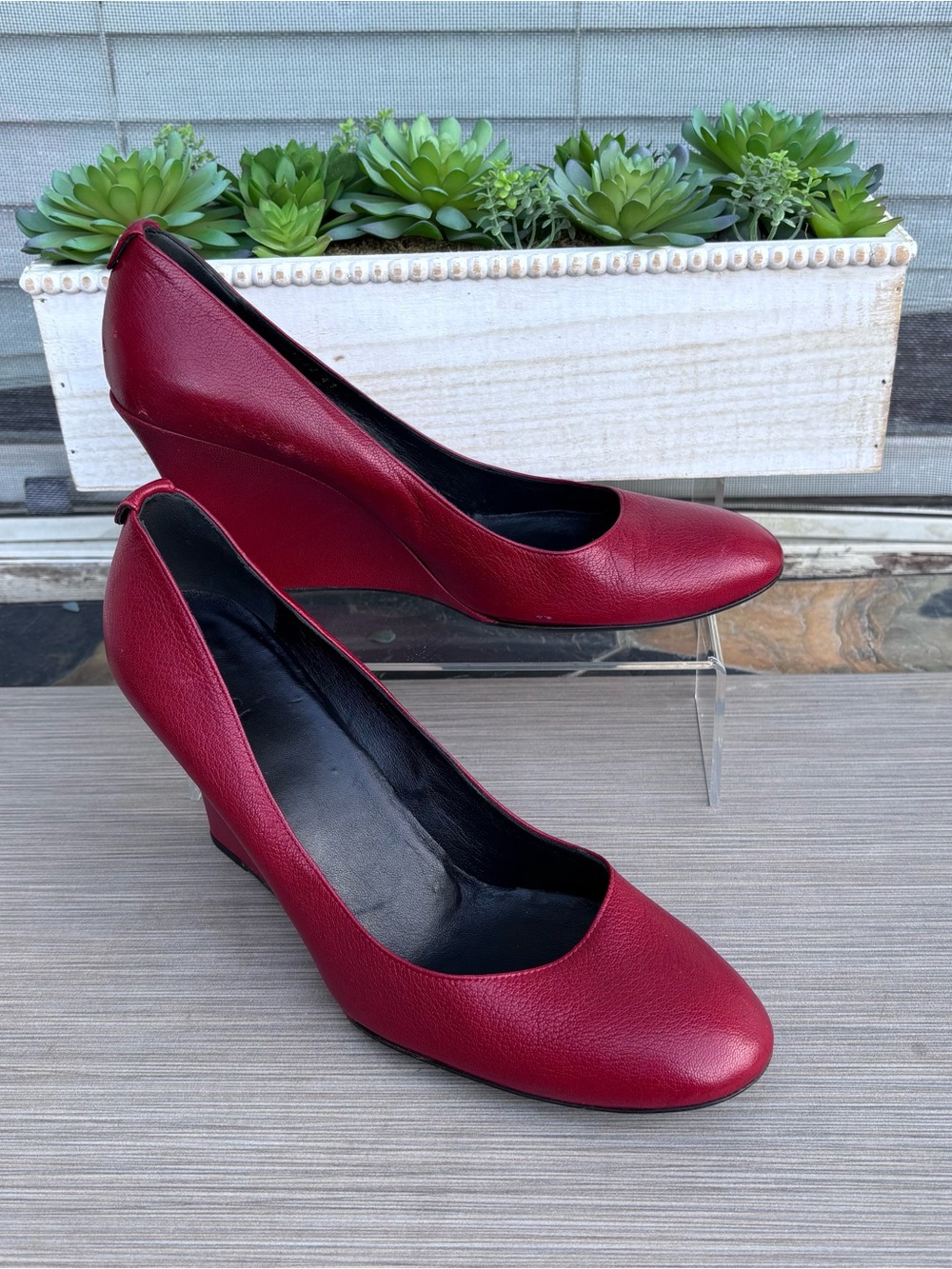 GUCCI Leather Wedge Pumps